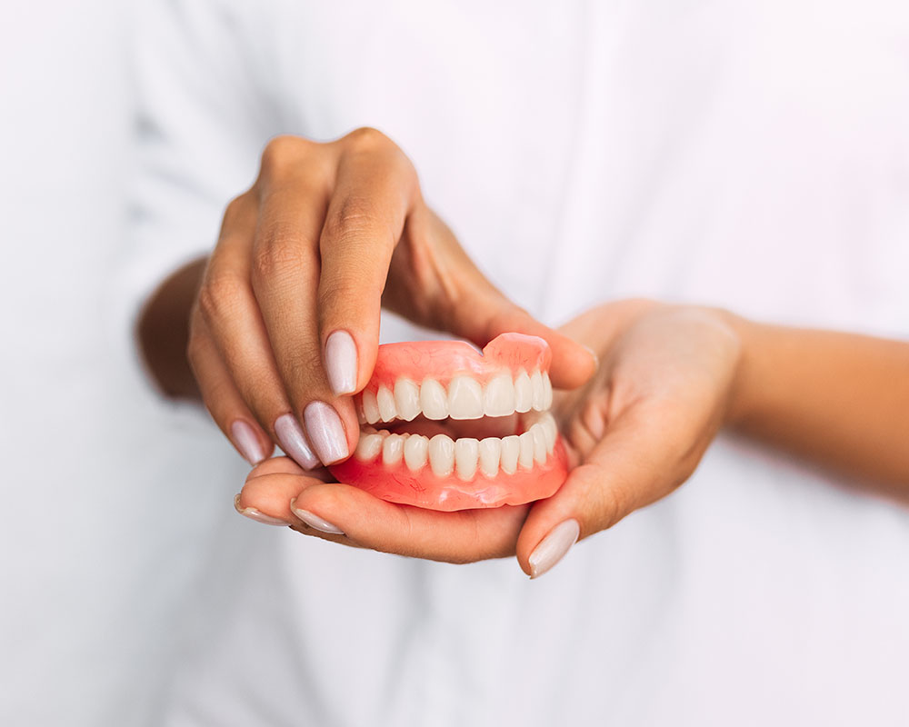 Custom-fitting complete and partial dentures from your dentist in Clearwater